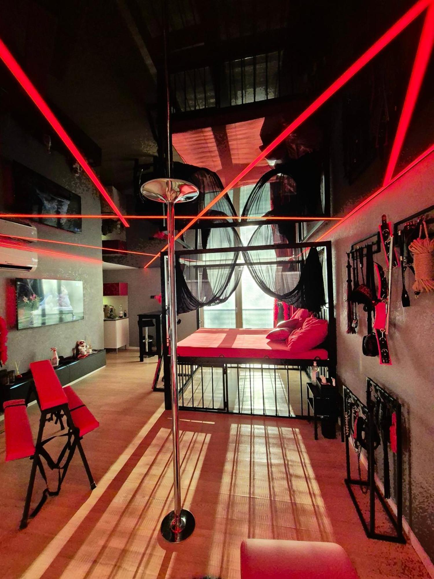 Bdsm Apartman V Bratislave -Adults Only Bratislava Exterior foto